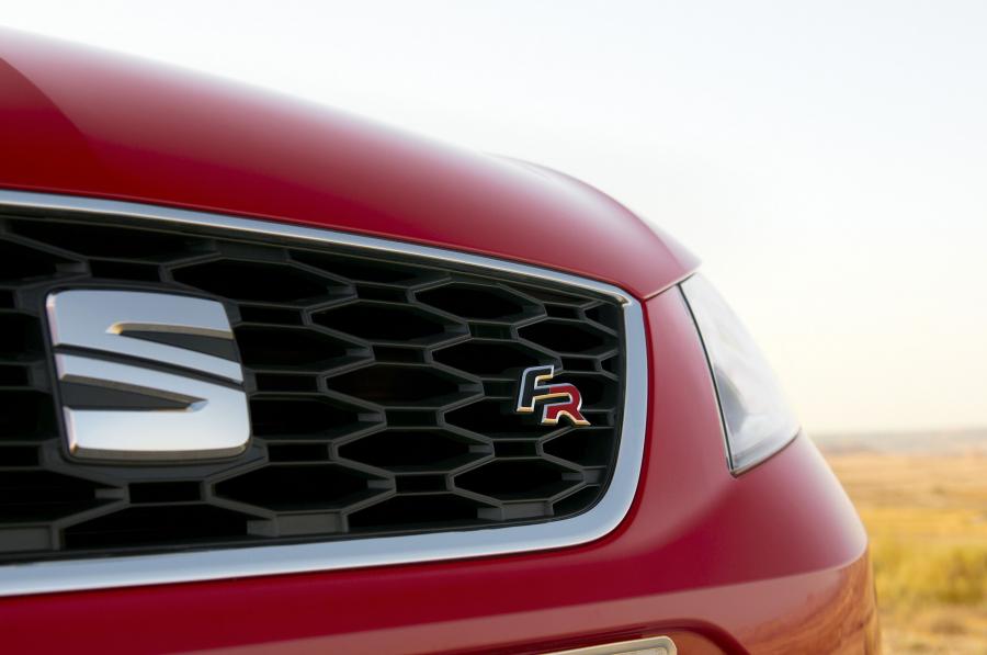  Seat Leon FR 5-Door 2012 года  (фото 4 из 16)